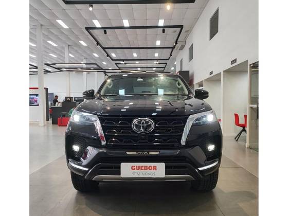 TOYOTA HILUX SW4 2022