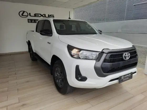 TOYOTA HILUX 2024