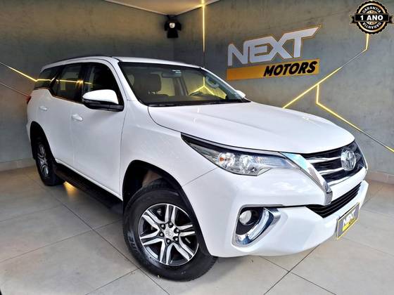 TOYOTA HILUX SW4 2019