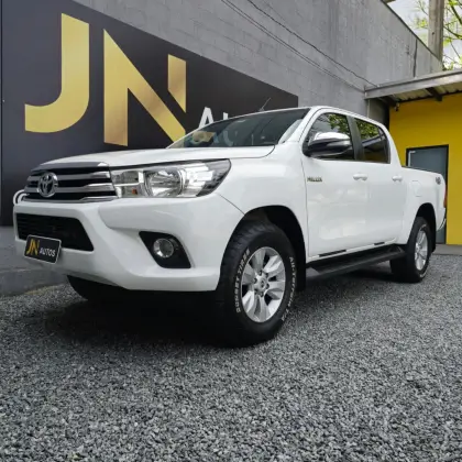 TOYOTA HILUX 2017