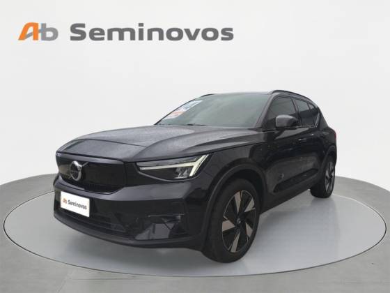 VOLVO XC40 2024