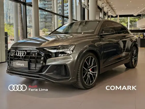 AUDI Q8 2023