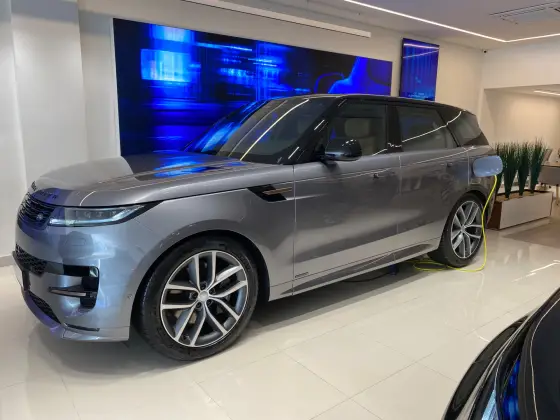 LAND ROVER RANGE ROVER SPORT 2025