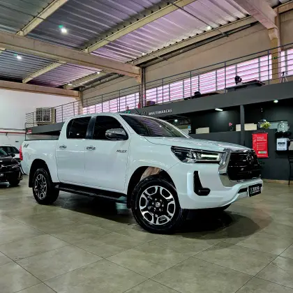 TOYOTA HILUX 2024