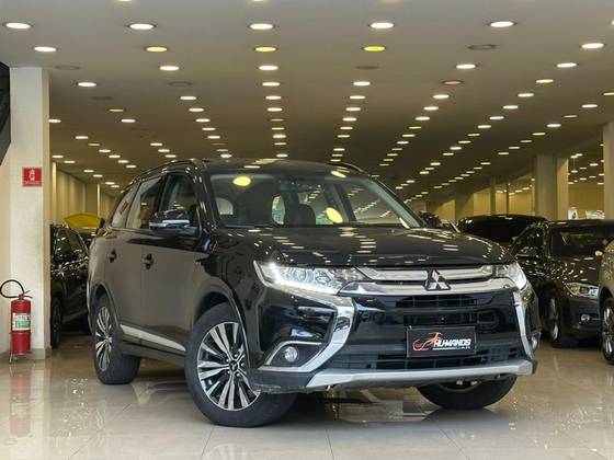 MITSUBISHI OUTLANDER 2016