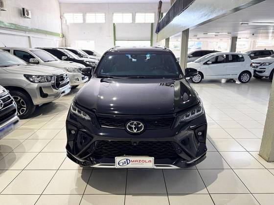 TOYOTA HILUX SW4 2024