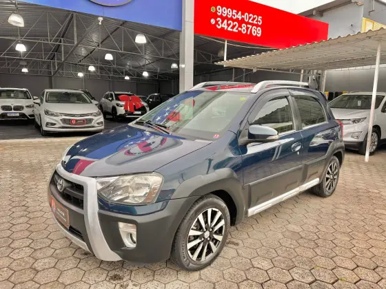 TOYOTA ETIOS CROSS 2015