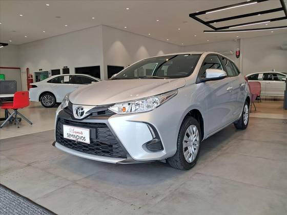 TOYOTA YARIS 2024