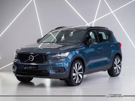 VOLVO XC40 2022