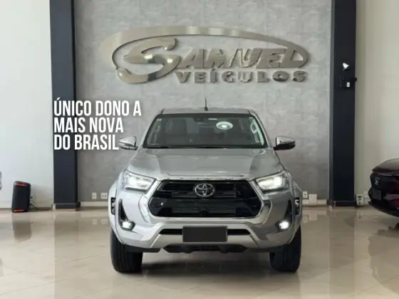 TOYOTA HILUX 2024
