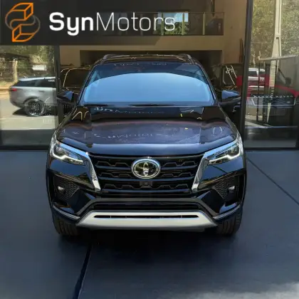 TOYOTA HILUX SW4 2024