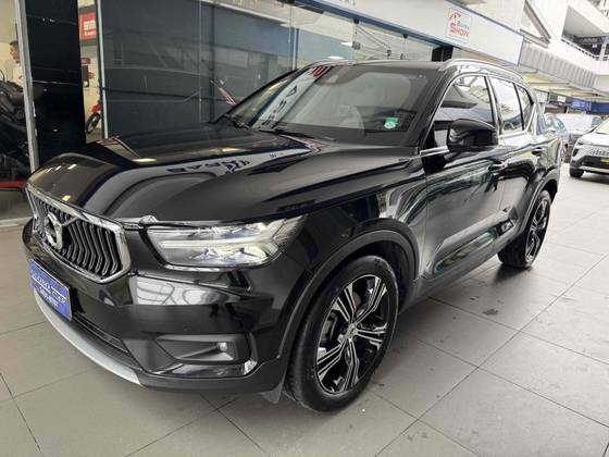 VOLVO XC40 2020