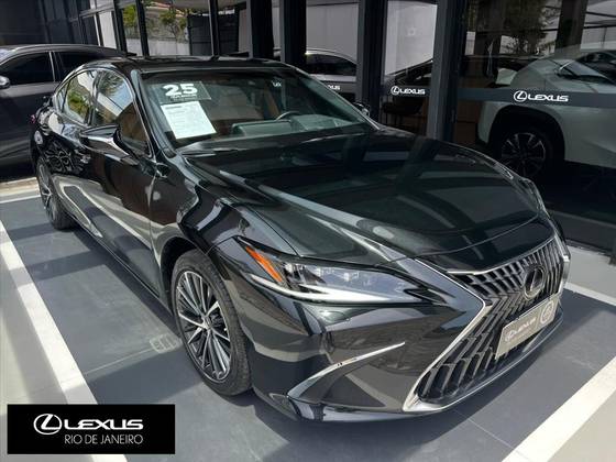 LEXUS ES 300h 2025