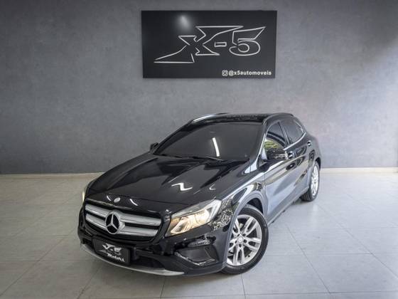 MERCEDES-BENZ GLA 200 2015