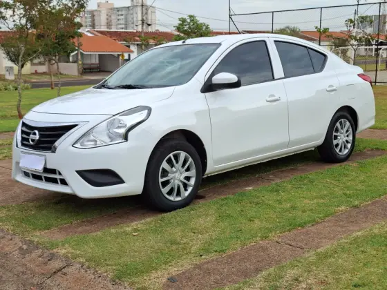 NISSAN VERSA 2019