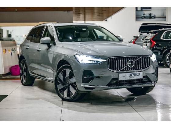 VOLVO XC60 2024