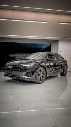 AUDI Q8 2023