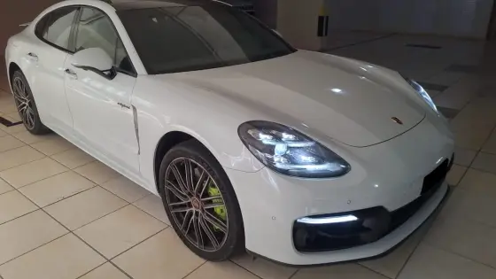 PORSCHE PANAMERA 2022