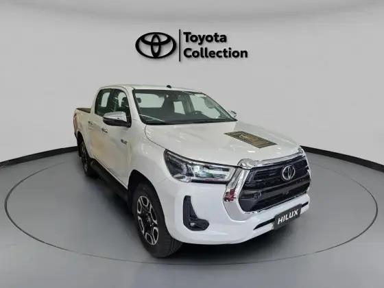 TOYOTA HILUX 2025