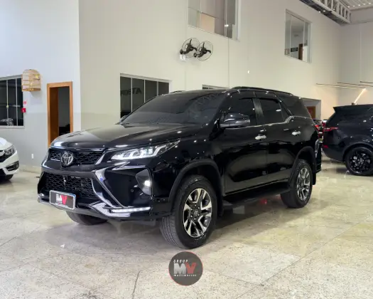 TOYOTA HILUX SW4 2024