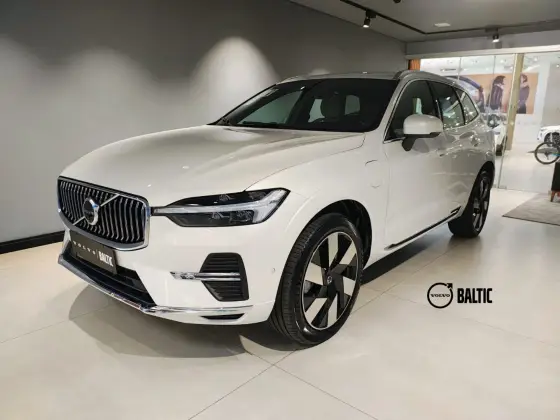 VOLVO XC60 2025