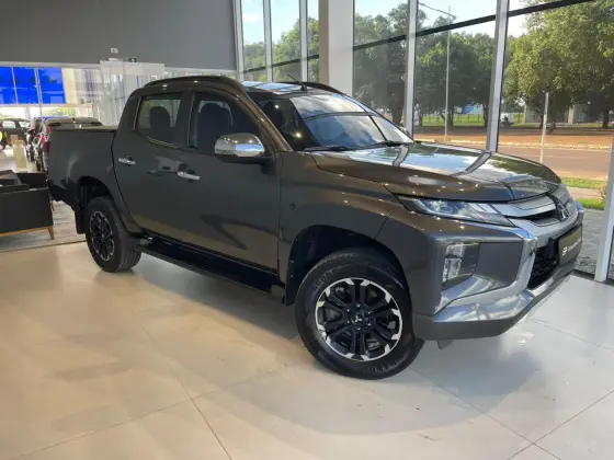 MITSUBISHI L200 TRITON 2023