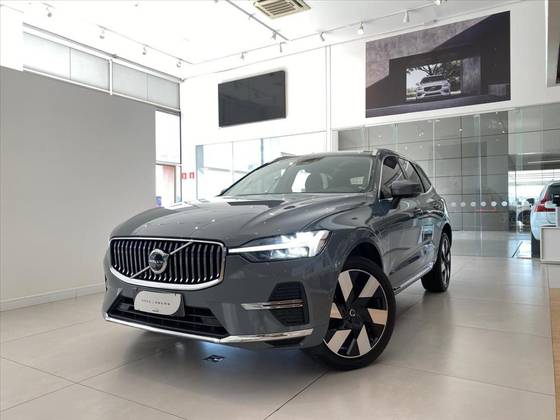 VOLVO XC60 2024