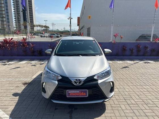 TOYOTA YARIS 2025