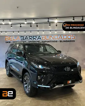 TOYOTA HILUX SW4 2025