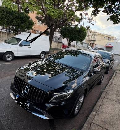 MERCEDES-BENZ GLA 200 2015