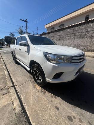 TOYOTA HILUX 2019