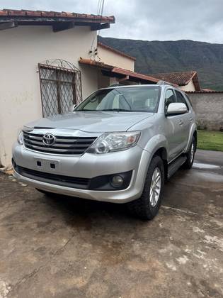 TOYOTA HILUX SW4 2015