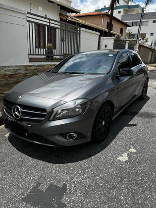 MERCEDES-BENZ A 200 2015
