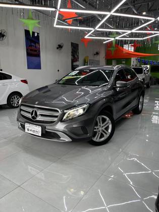 MERCEDES-BENZ GLA 200 2017