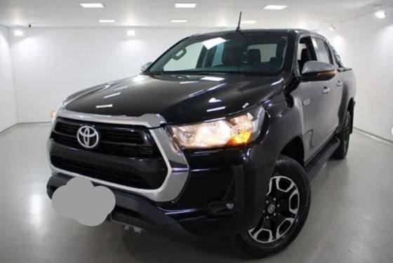 TOYOTA HILUX 2024