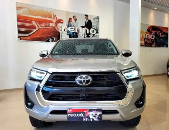 TOYOTA HILUX 2023