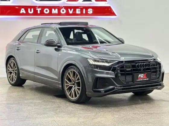 AUDI Q8 2022