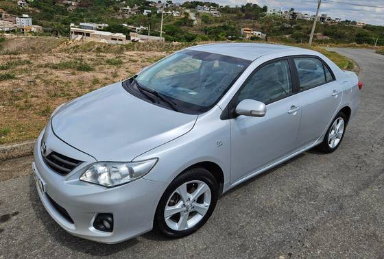TOYOTA COROLLA 2013