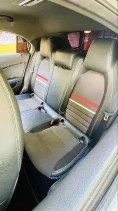 MERCEDES-BENZ A 200 2015