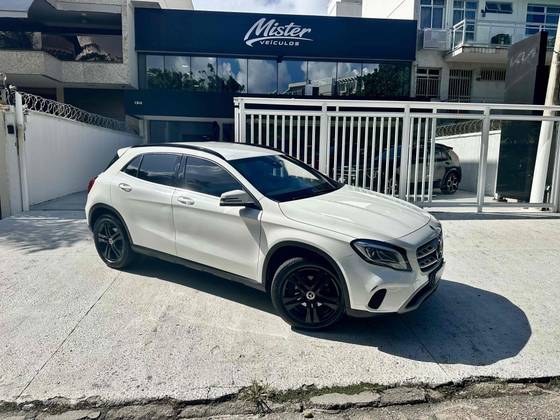 MERCEDES-BENZ GLA 200 2019