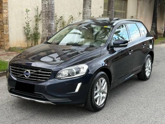 VOLVO XC60 2017