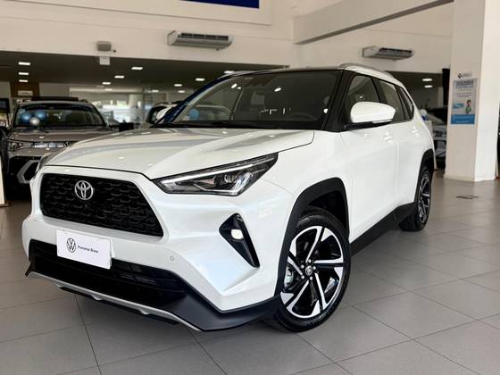 TOYOTA YARIS CROSS 2026