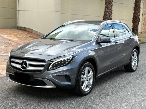 MERCEDES-BENZ GLA 200 2016