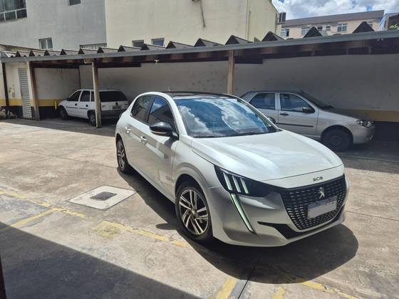 PEUGEOT 208 2021
