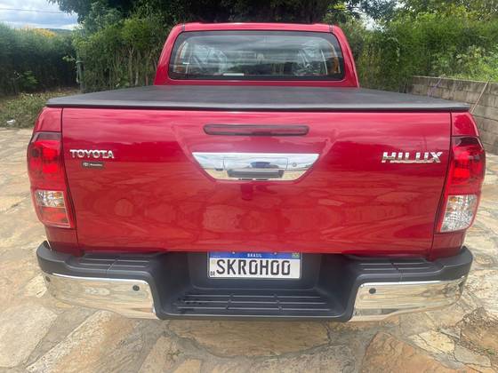 TOYOTA HILUX 2025